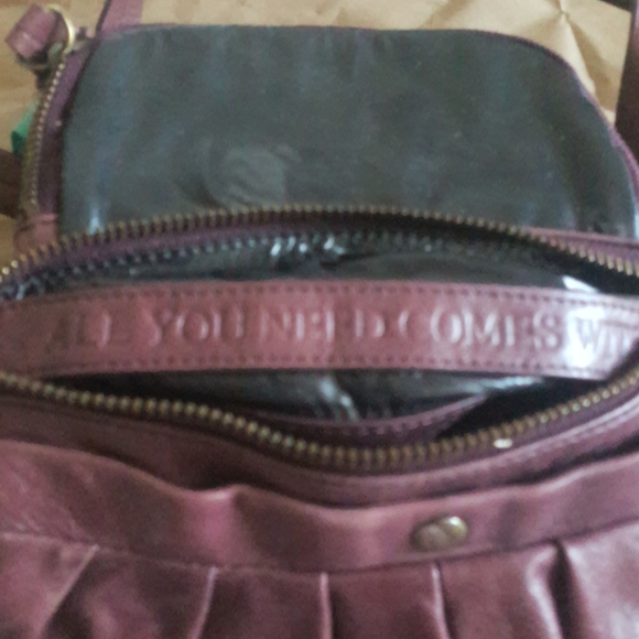 All you need burgundy cross body bag - Picture 4 of 10